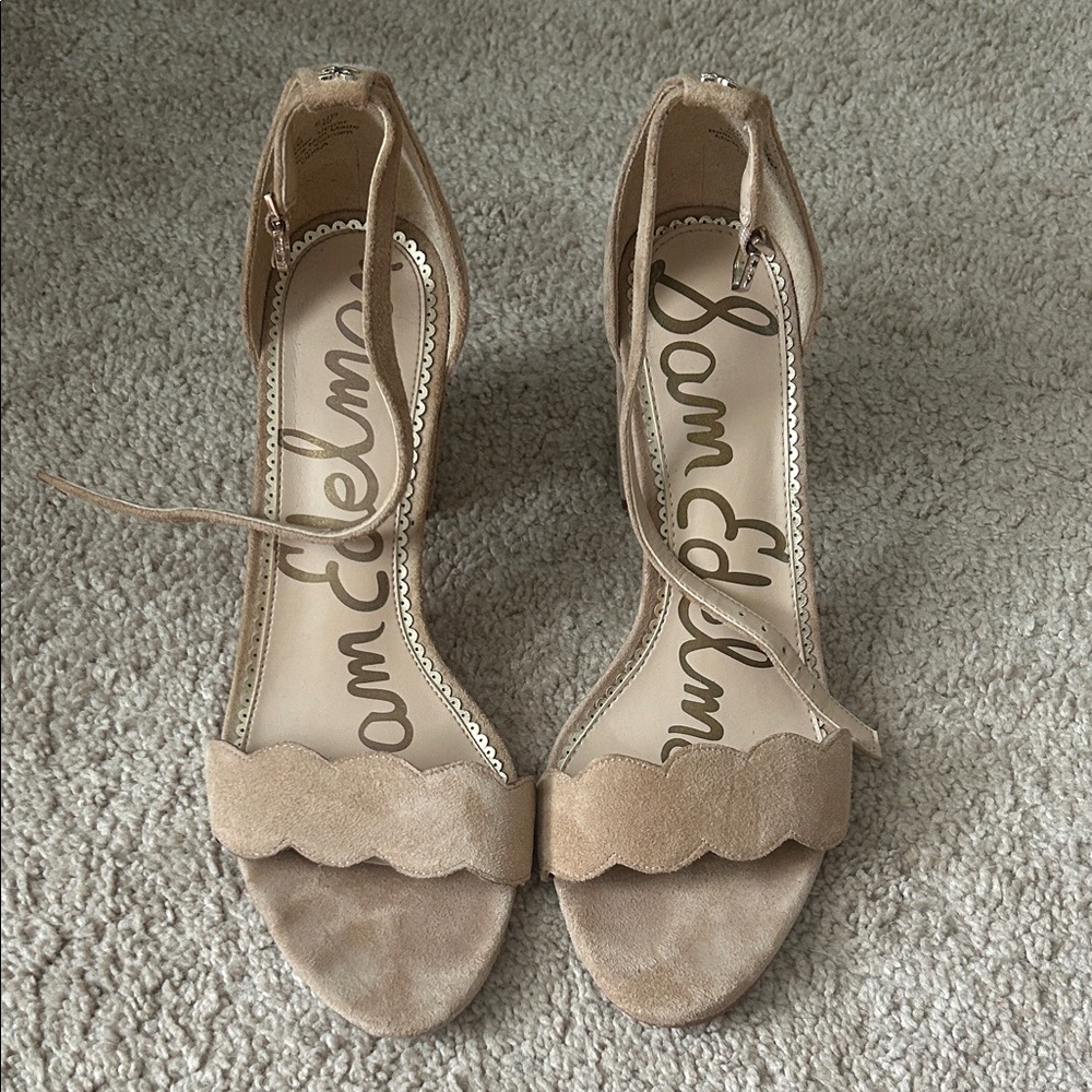 Sam Edelman Beige Scalloped Heels
